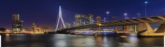 Plat ontwerp Visuall R24 Skyline Rotterdam by night (kleur)