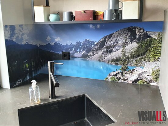 Premium mat uitvoering Visuall P493 Moraine Lake Canada - keukenwand