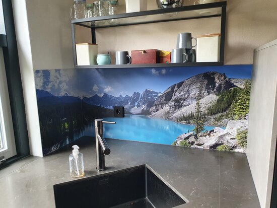 Premium mat uitvoering Visuall P493 Moraine Lake Canada - keukenwand